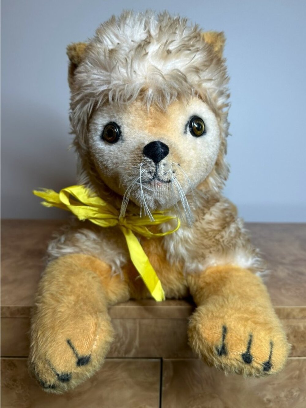 Vintage 1960s Plush Lion Stuffed Animal Glass Eyes Long Legs 24" MCM - Picture 2 of 8
